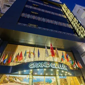 Grand Gulluk & Center Szálloda