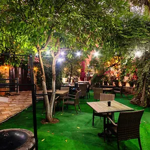 Hotel Zemira Garden