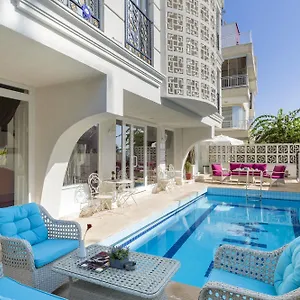 Wise & - Adults Only Hotel